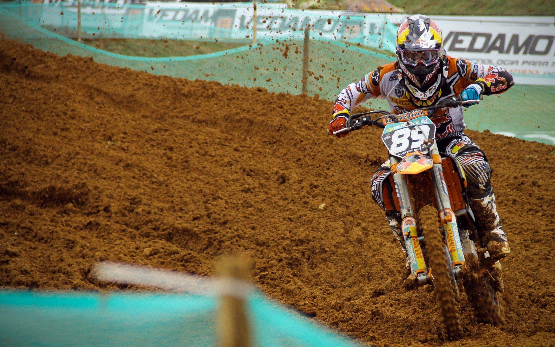 孔帕尼赛后表态，坚持战术理念不动摇 拜仁众将需时间适应新体系