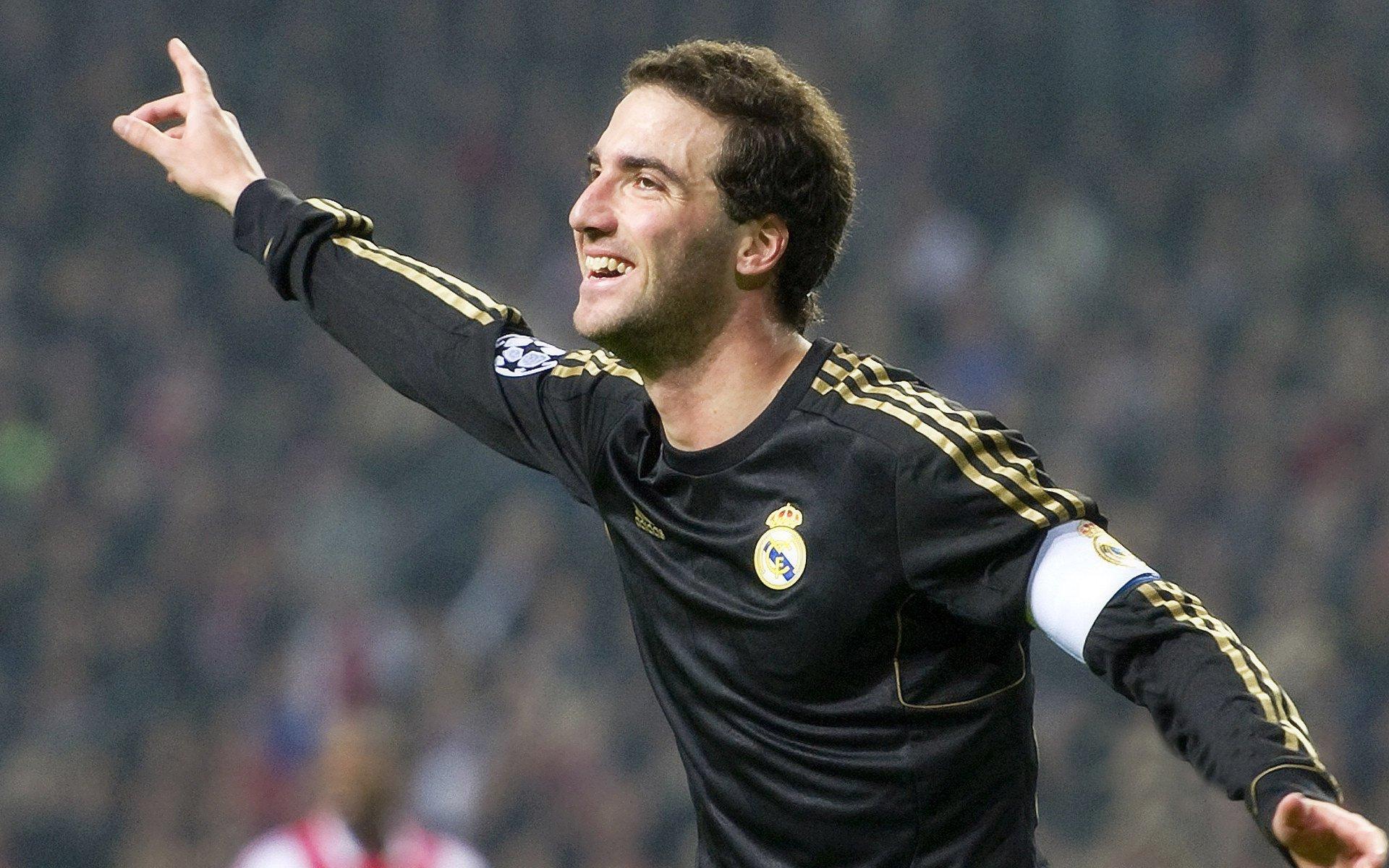 托尼，莱奥不适合中锋位置，战术调整或成关键