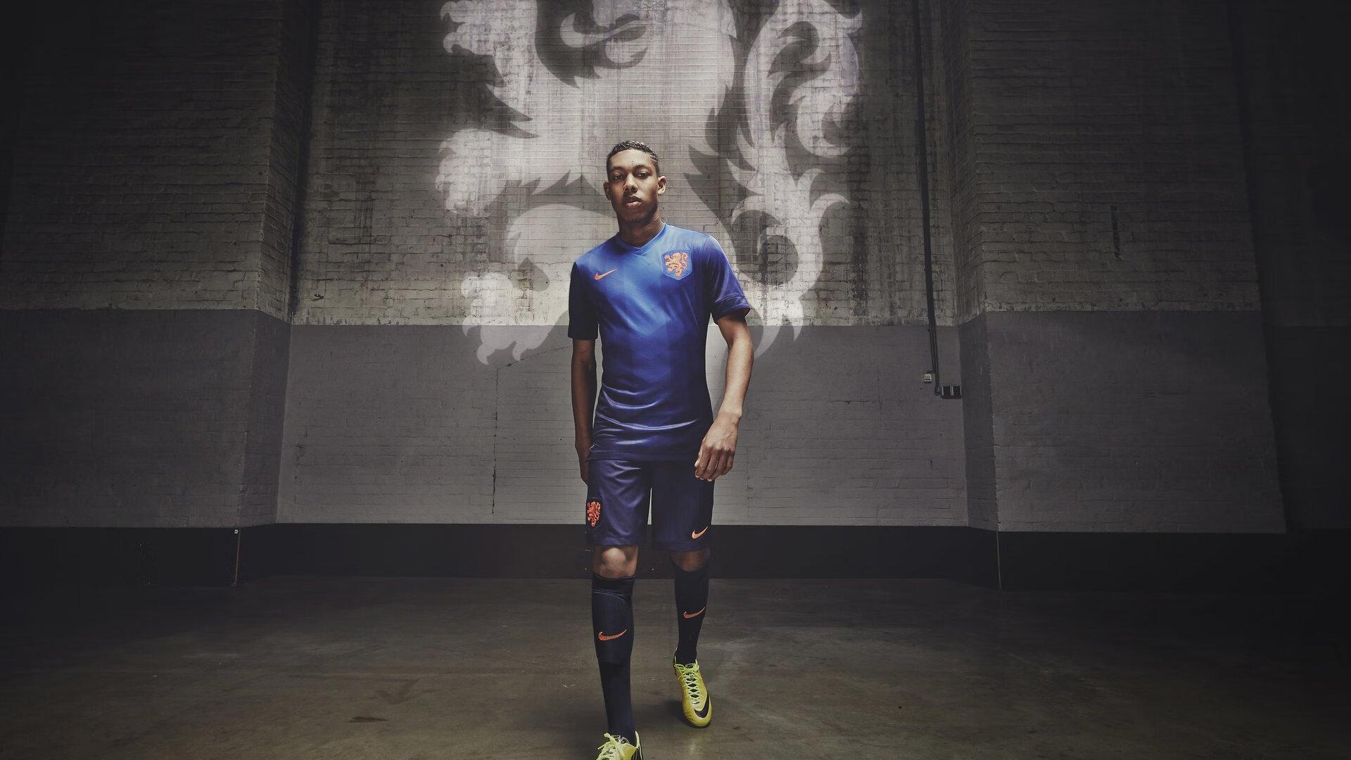 塞尔电台披露，皇马高层淡然应对维尼修斯被嘘风波，续约谈判为核心但薪资鸿沟待弥合